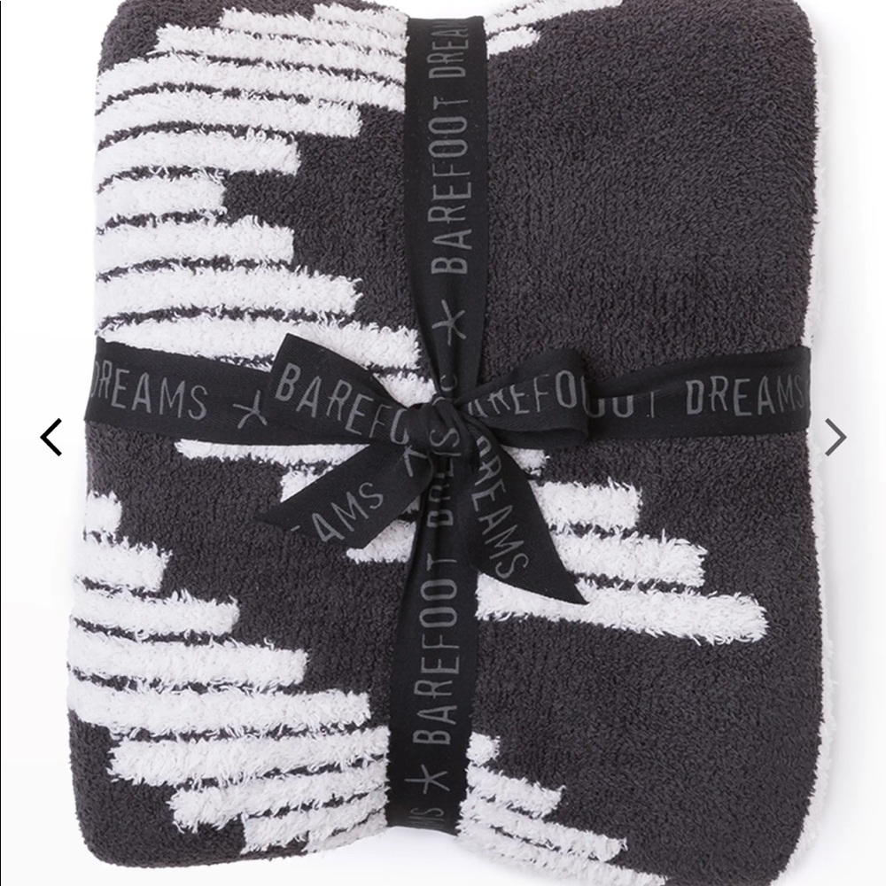 Cc textured throw blanket